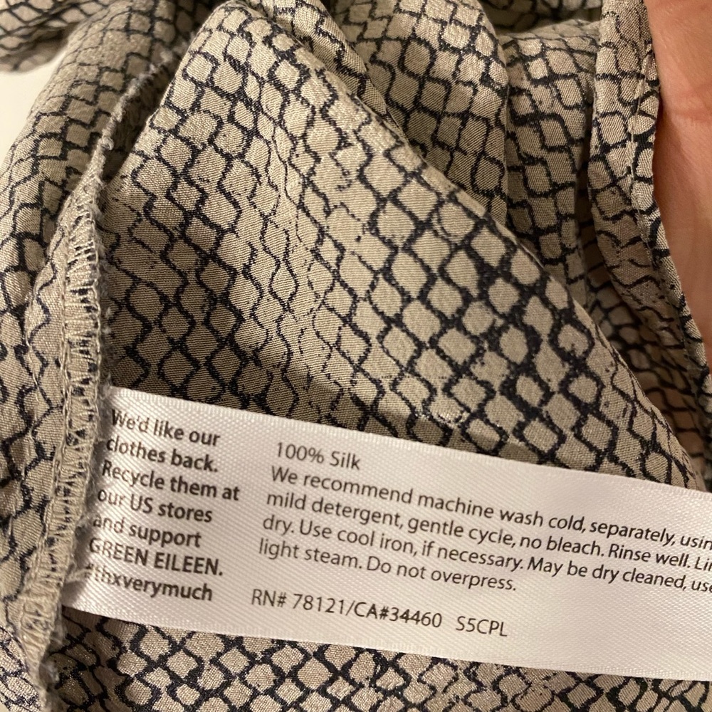 Eileen Fisher 100% Silk Crepe De Chine Chainette Printed Asymmetrical size Large - Picture 3 of 5